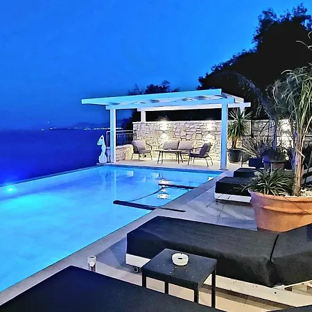Aquamarine Vila