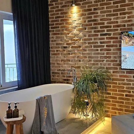 Aquamarine Vila Agní