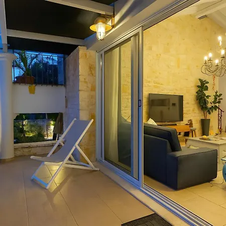 Aquamarine Vila Agní