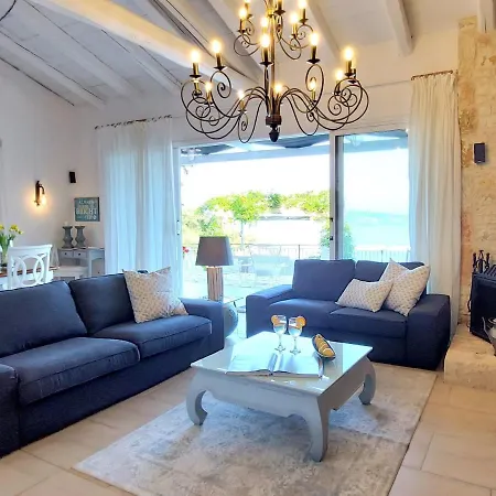 Villa Aquamarine *