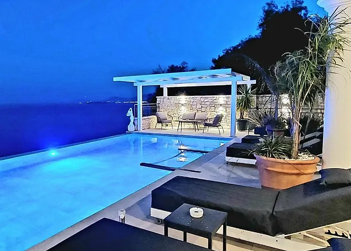 Aquamarine Vila