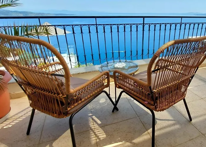 Aquamarine Villa *